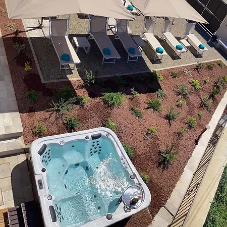 La Ca Dal Sol With Jacuzzi Holiday home